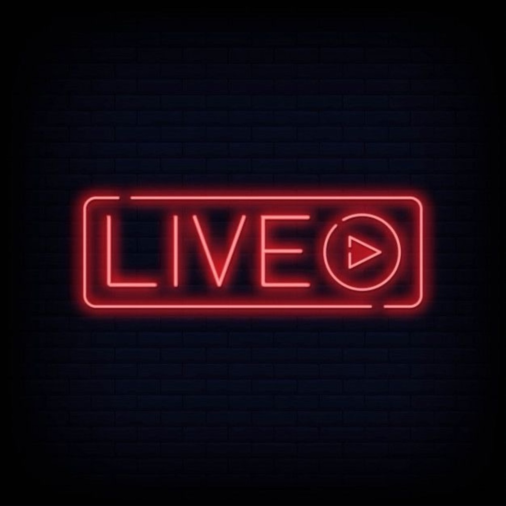 Like this post to be notified when I’m live ✨🥳🛍️